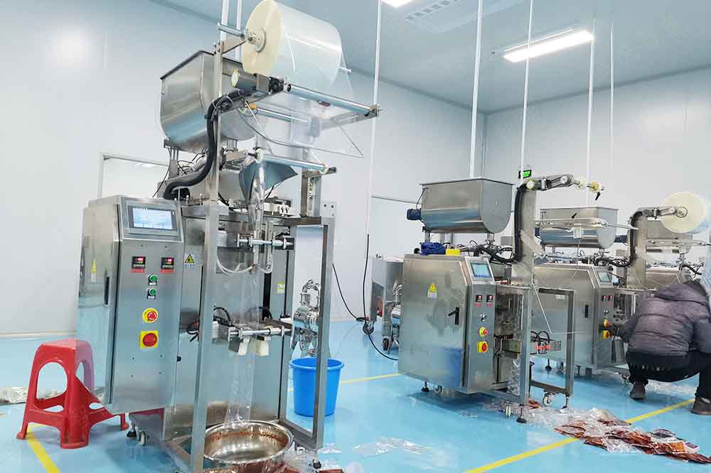 全自動(dòng)火鍋底料包裝機(jī)用于火鍋料、豆瓣醬、辣椒醬等等產(chǎn)品包裝