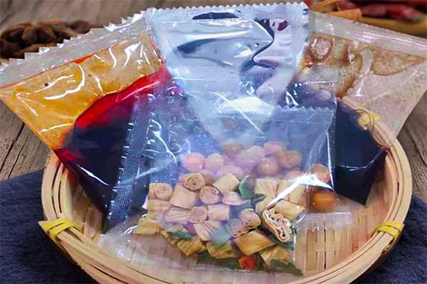 芝麻醬包、番茄醬包、骨湯料包可采用高湯醬料包裝機(jī)